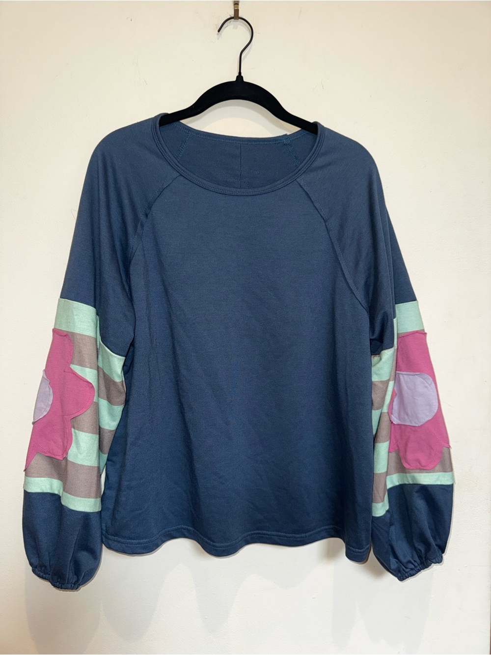 NWOT Boho Floral Patch Balloon Sleeve Top Blue Pink Size Small